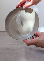 Speckled leaf plate 17 cm