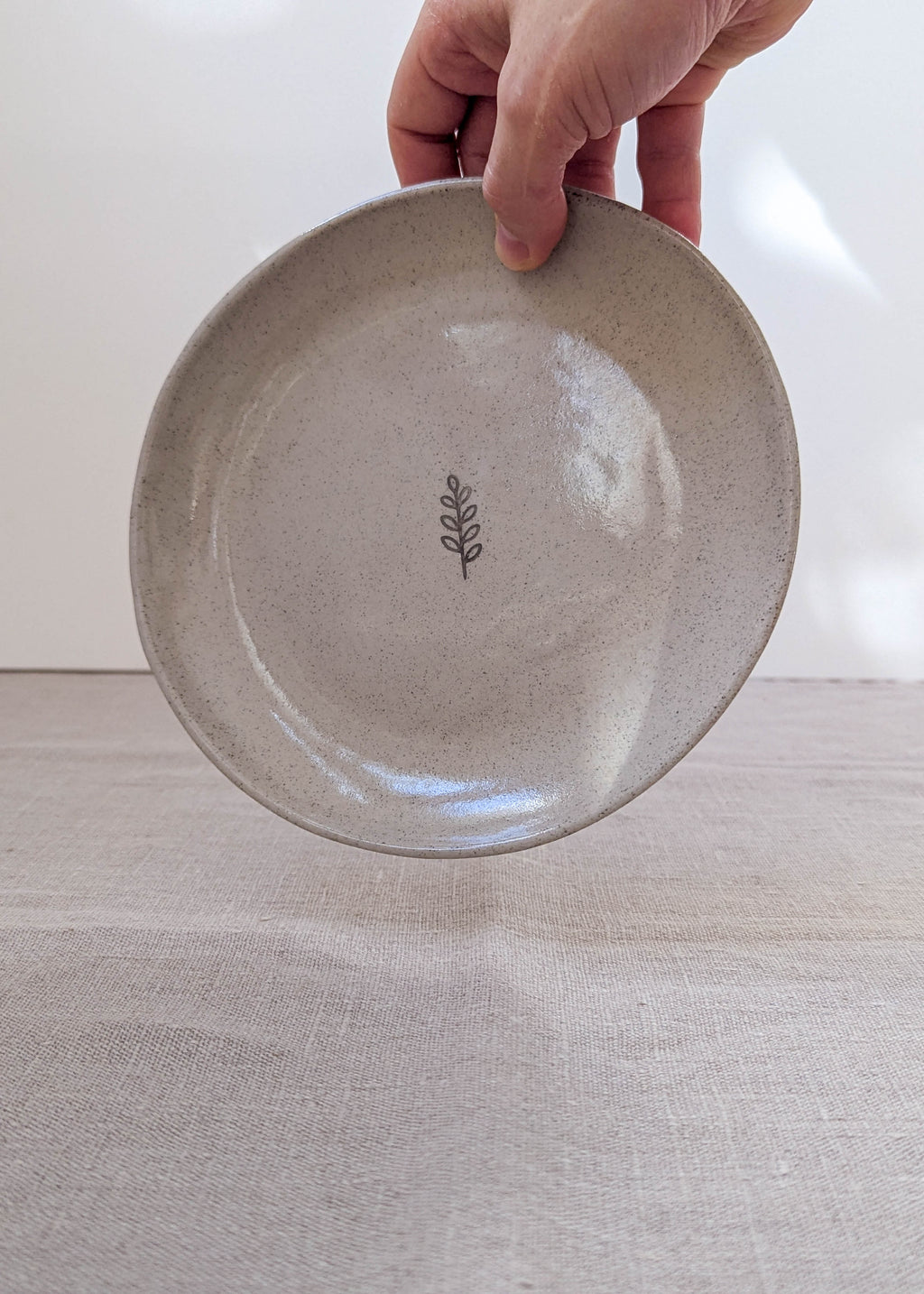 Speckled leaf plate 17 cm