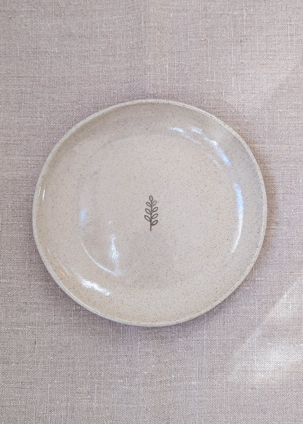 Speckled leaf plate 17 cm