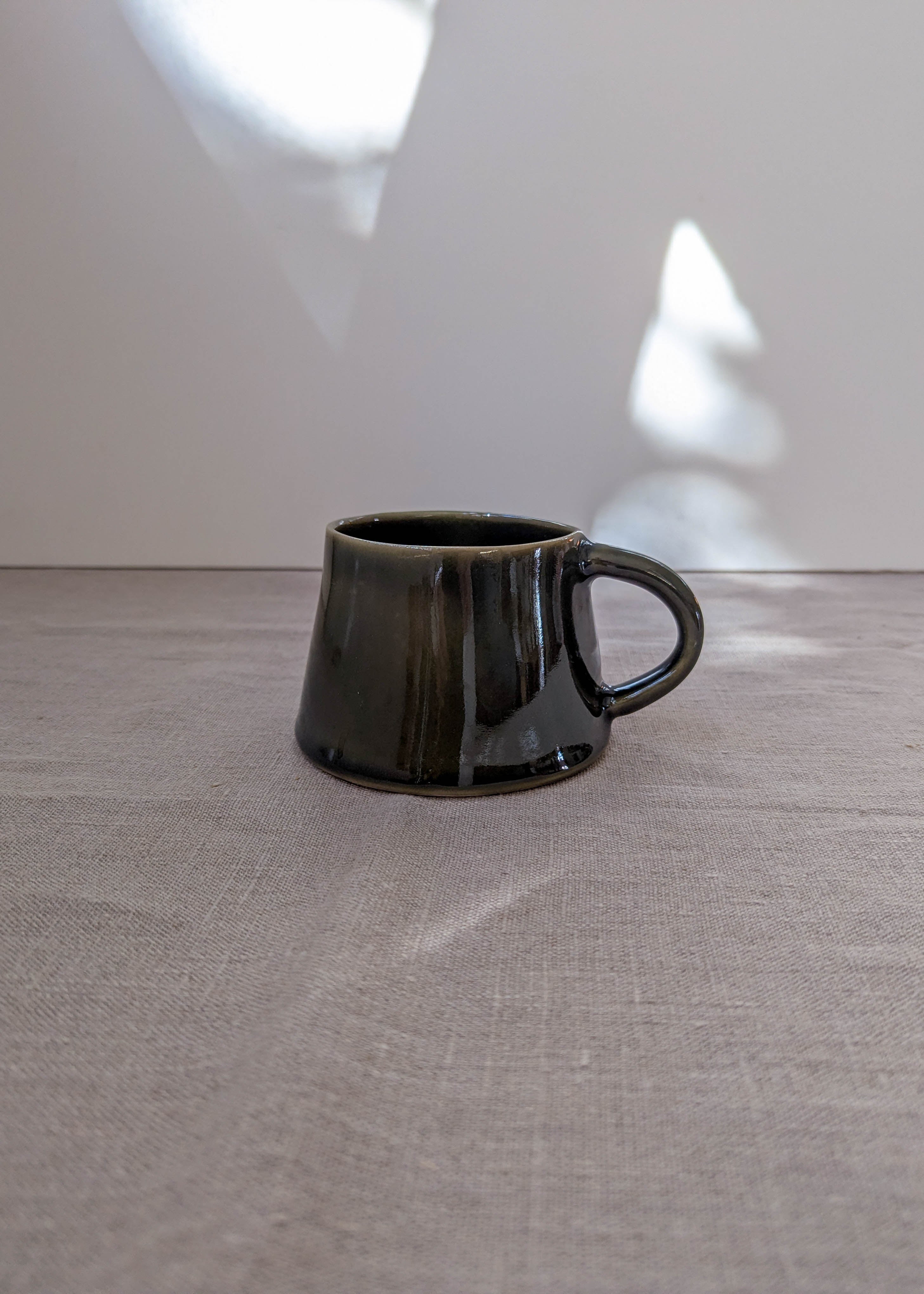 Evie mug - olive