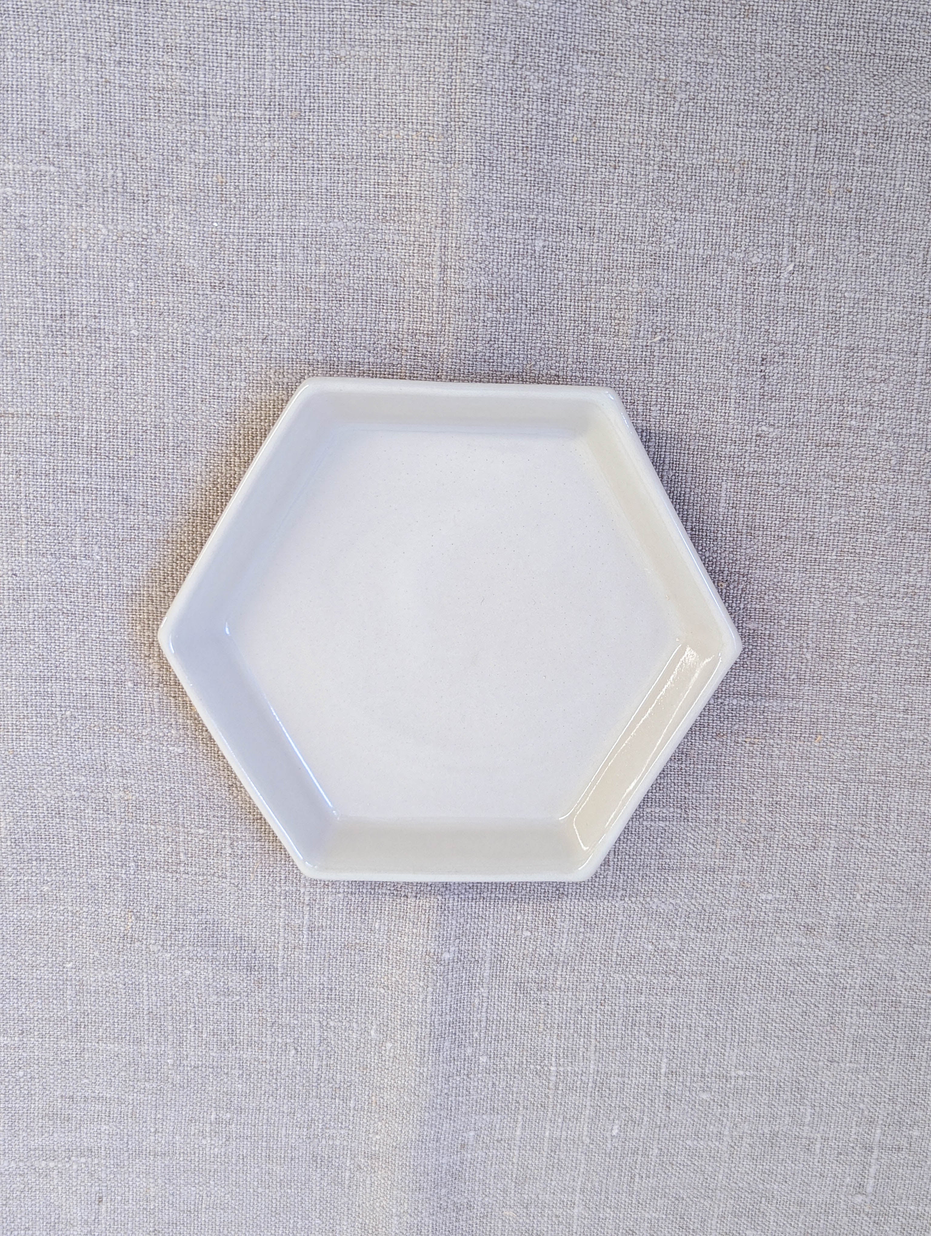 Hexagon small tray - white