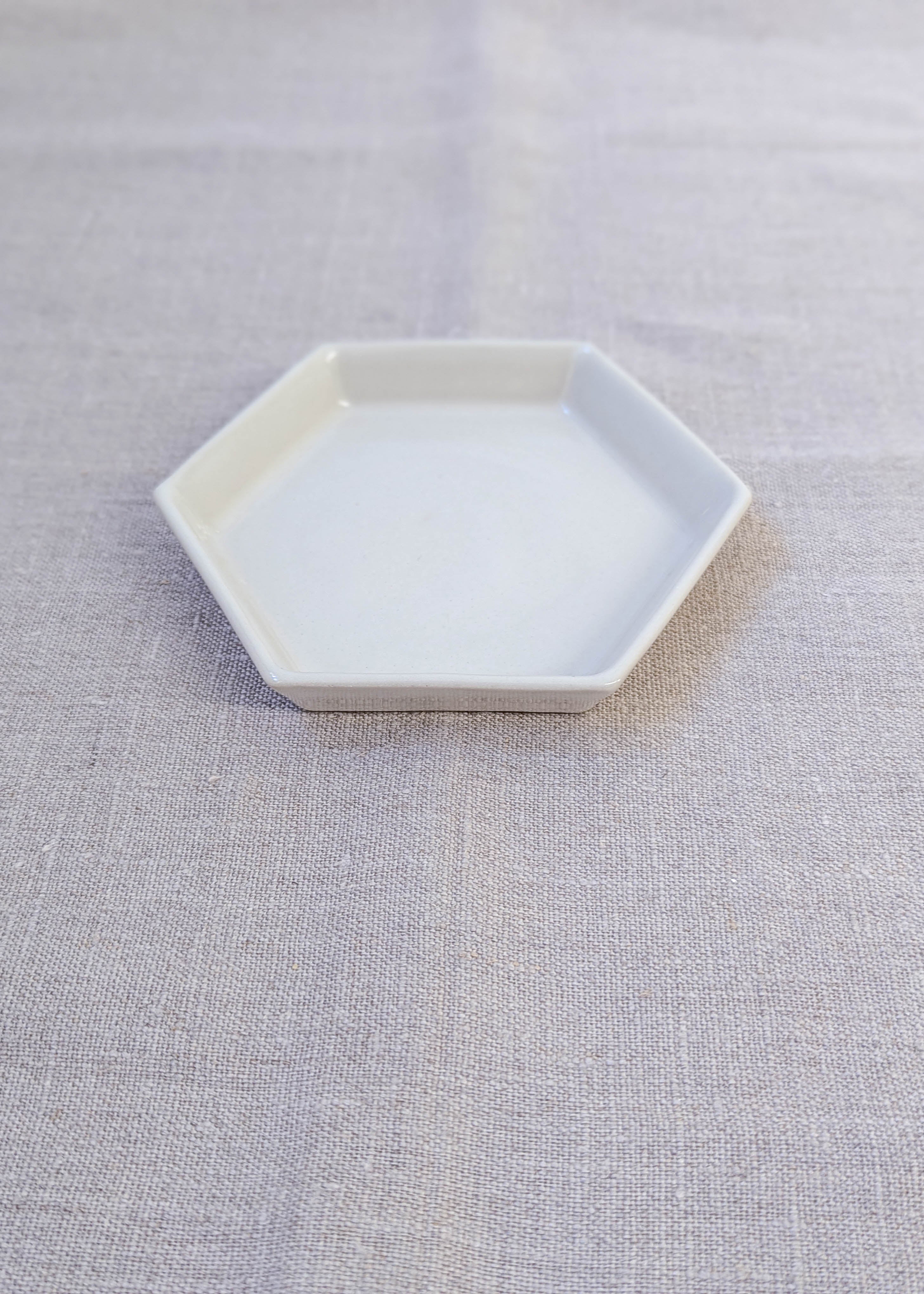 Hexagon small tray - white