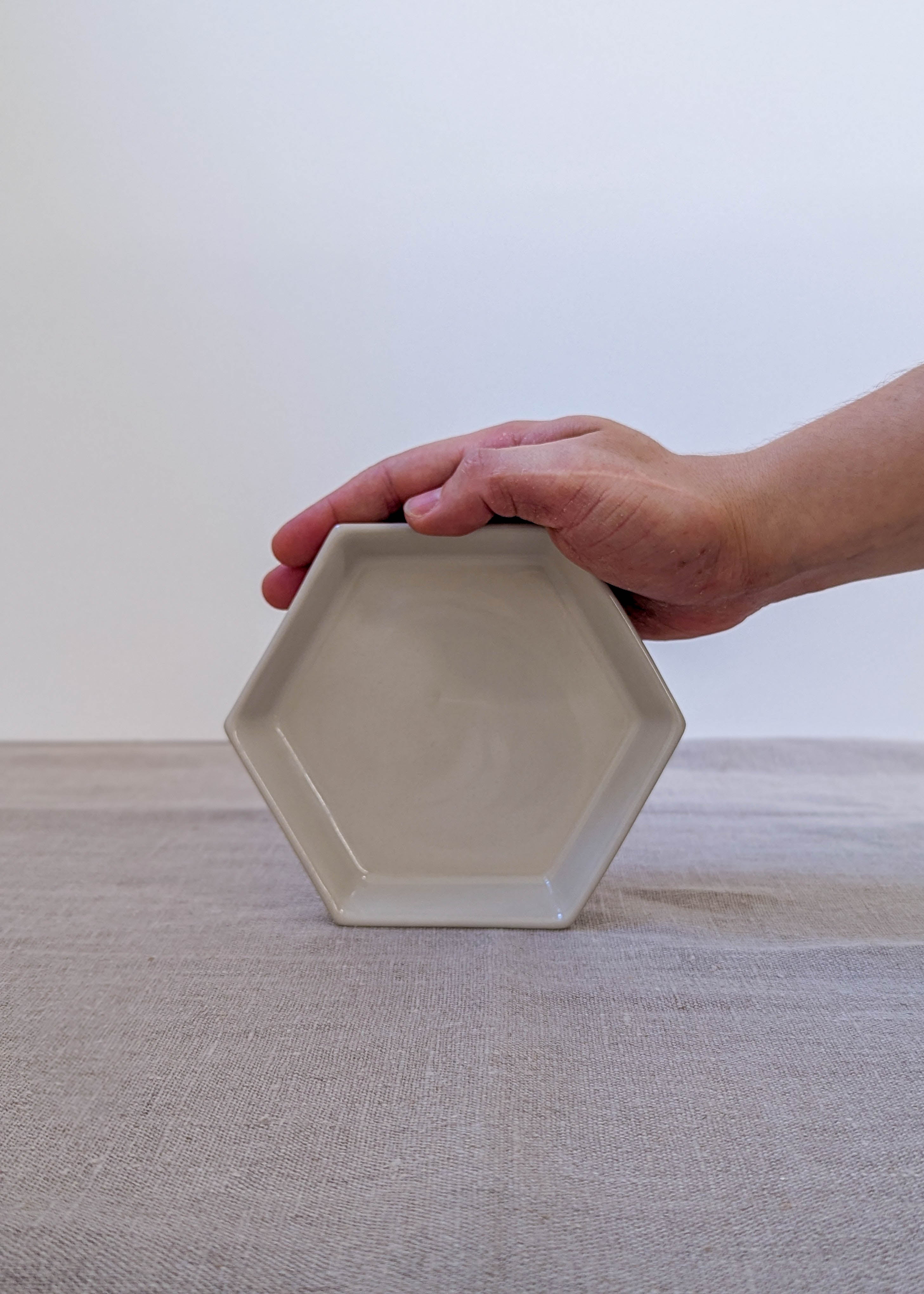 Hexagon small tray - white