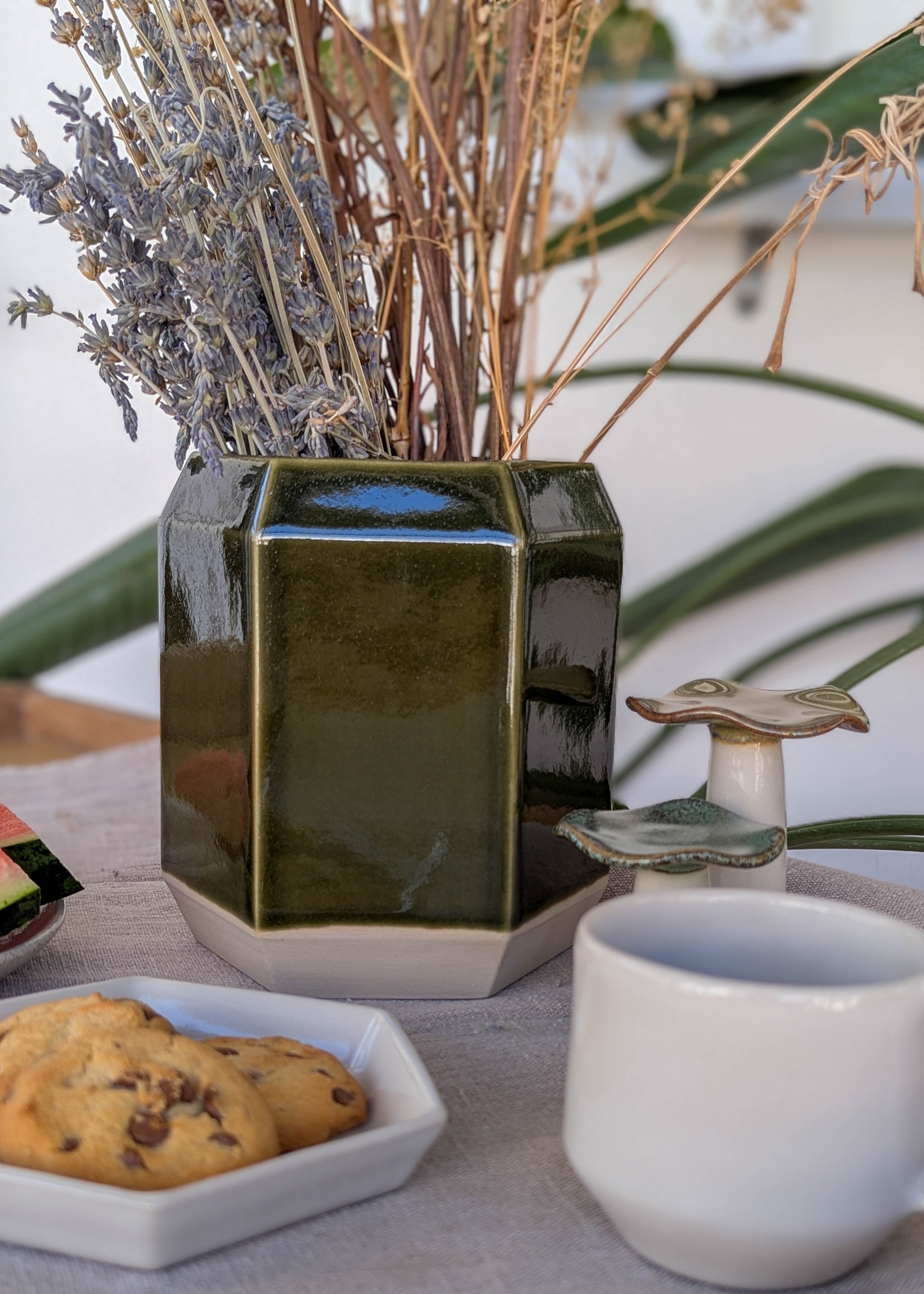 Hexagon utensil pot - olive