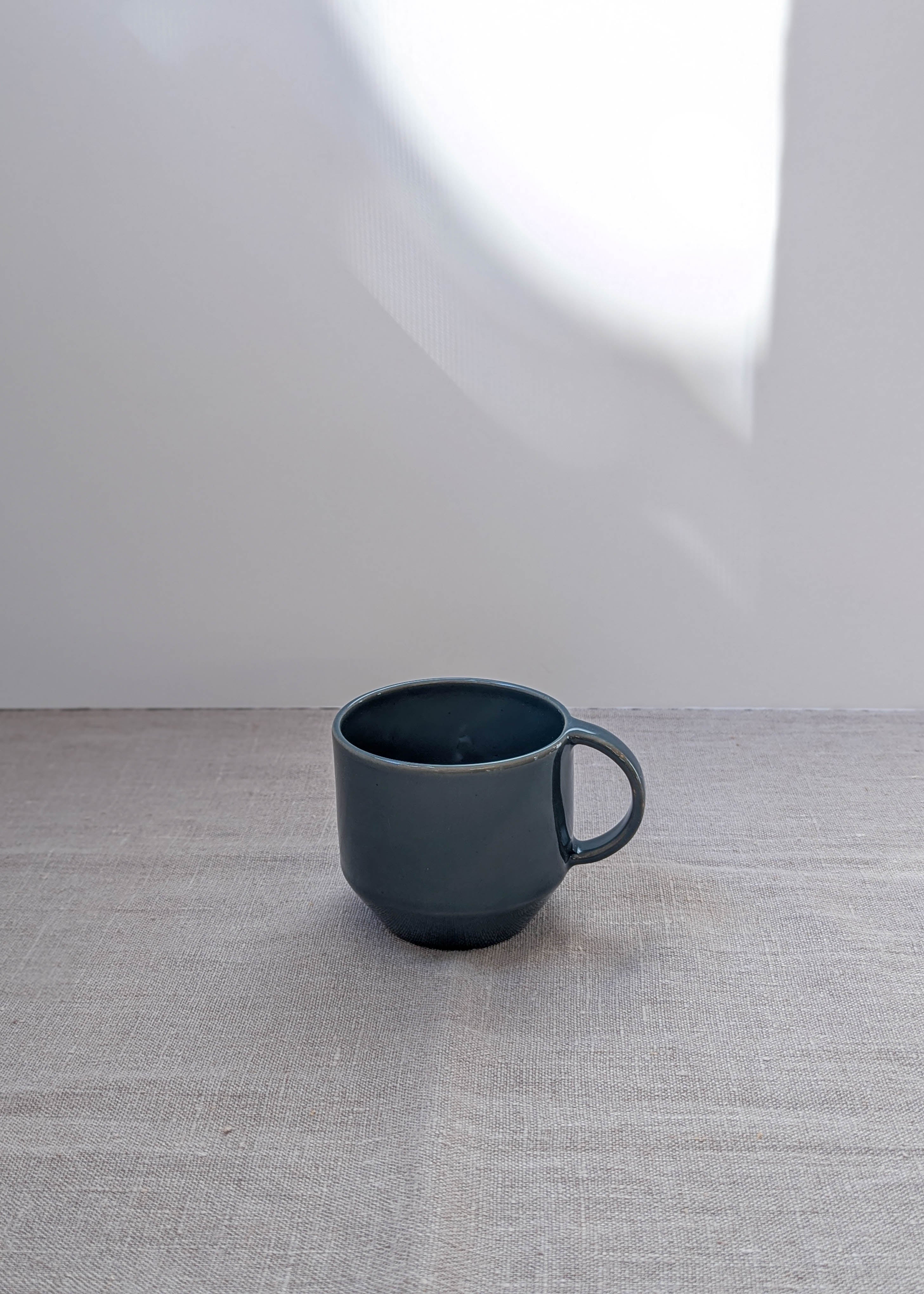 Olivia tea cup - smoke