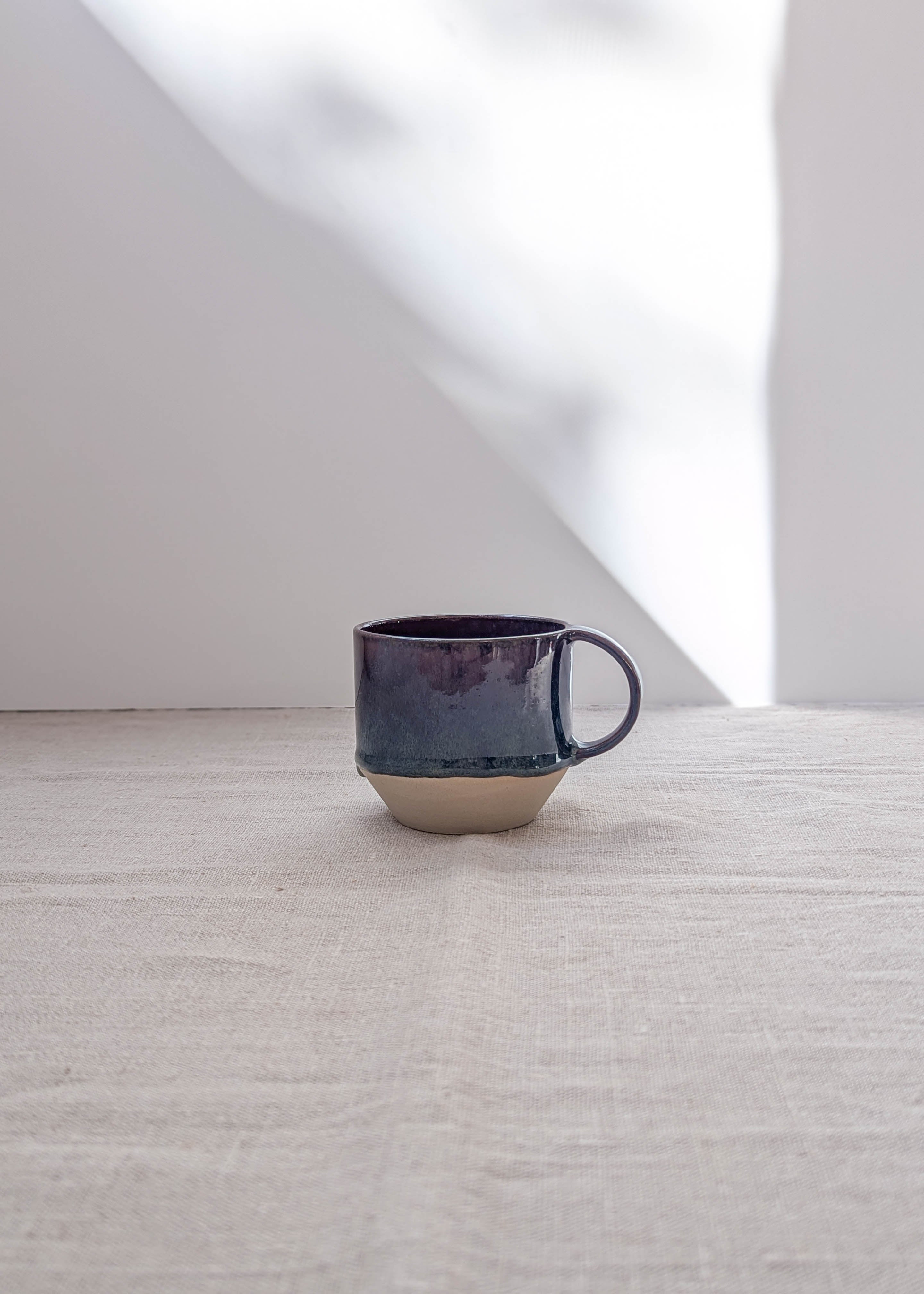 Olivia tea cup - iris