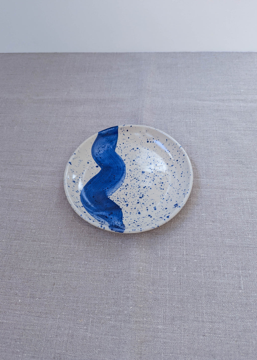 Abstract brush stroke plate 17 cm