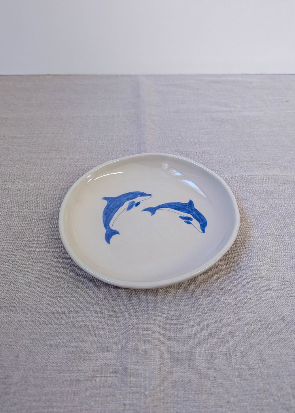 Dolphin plate 18 cm