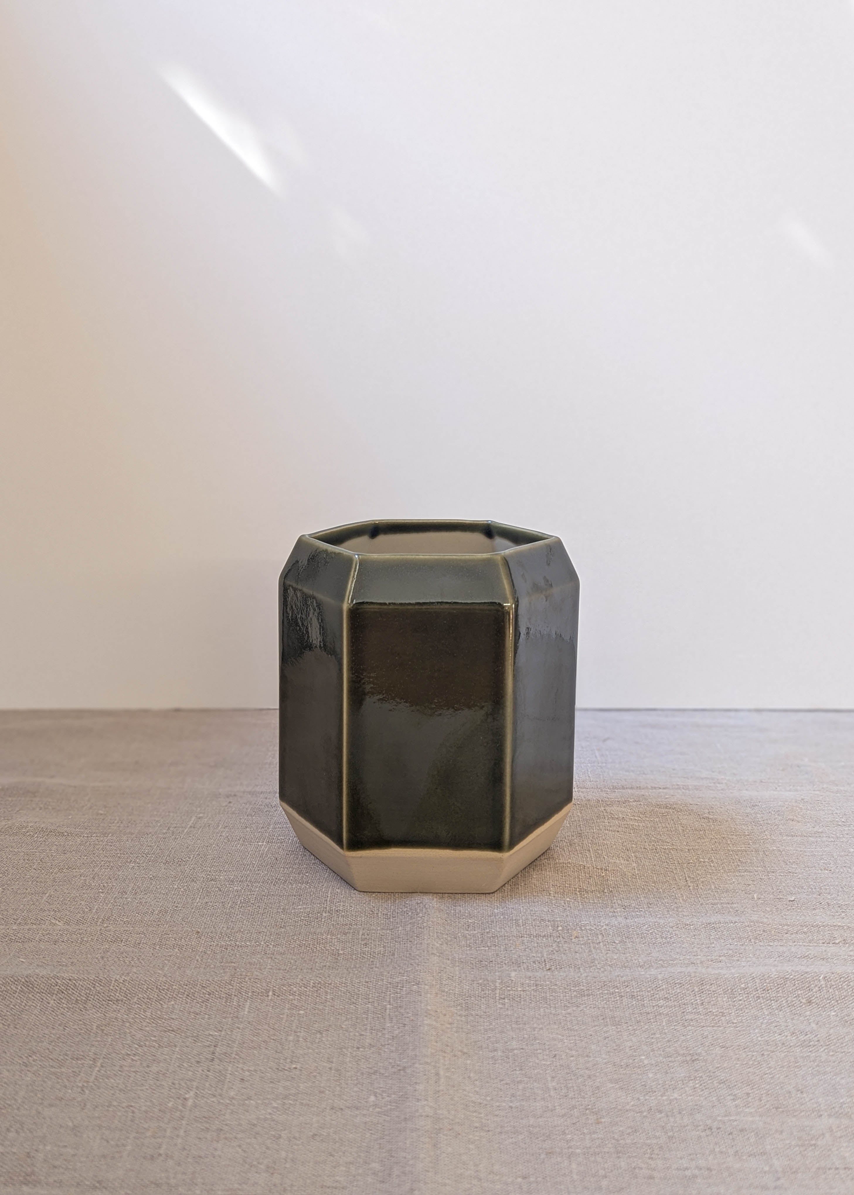 Hexagon utensil pot - olive