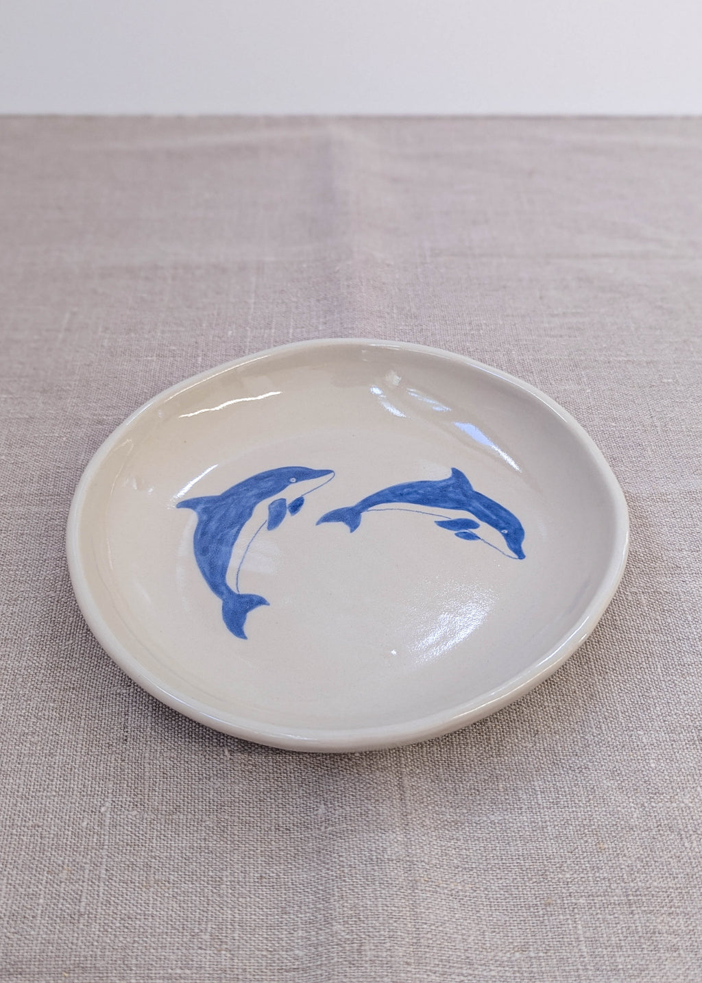 Dolphin plate 18 cm