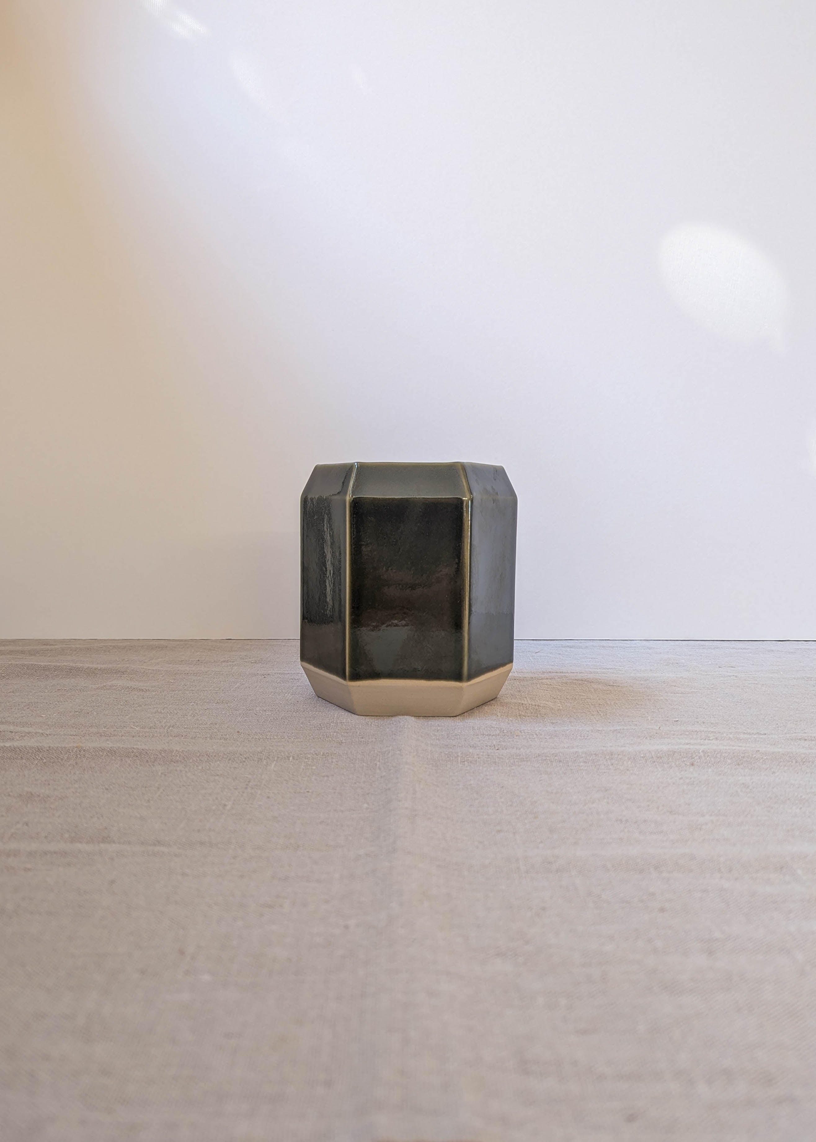 Hexagon utensil pot - olive