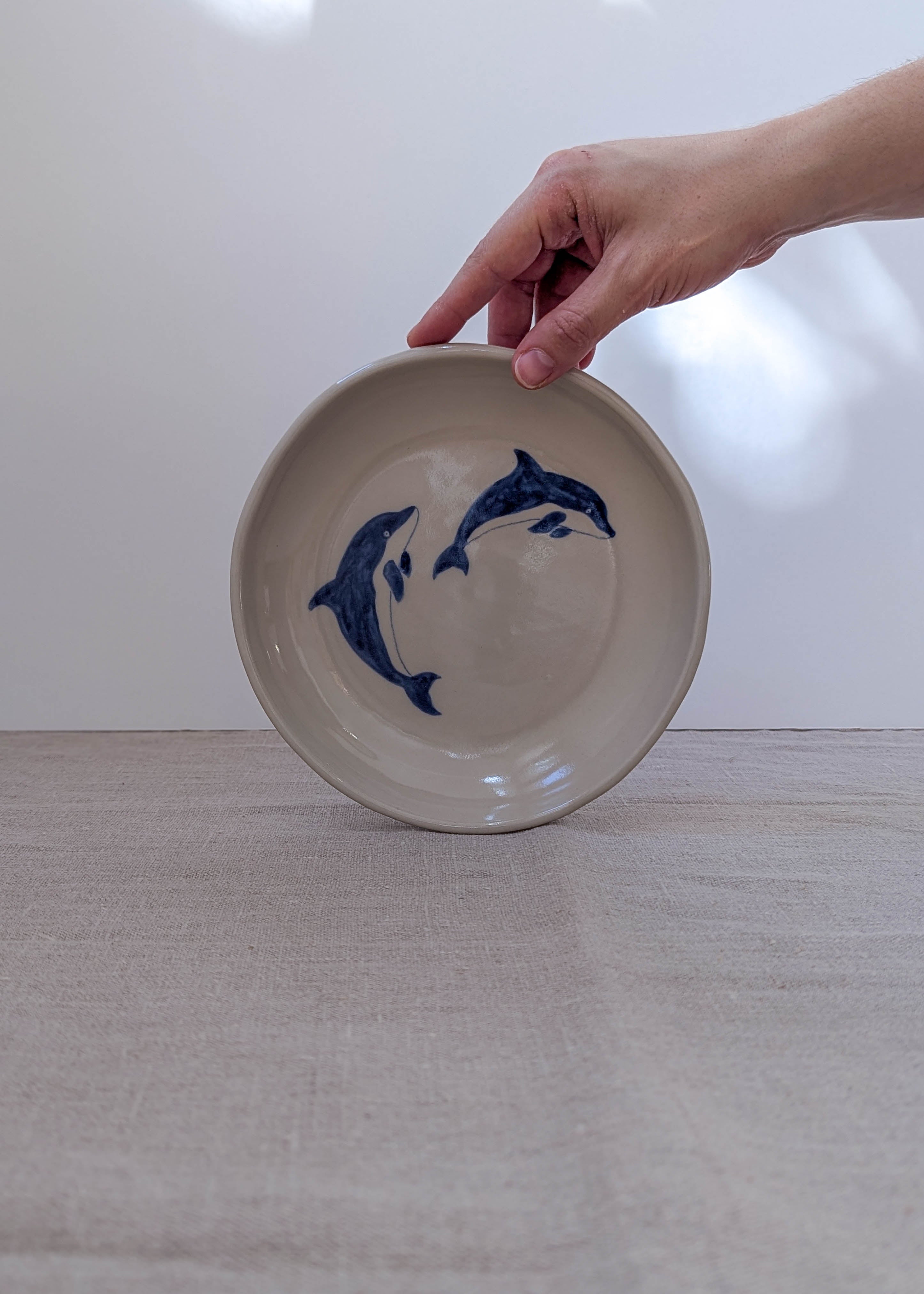 Dolphin plate 18 cm