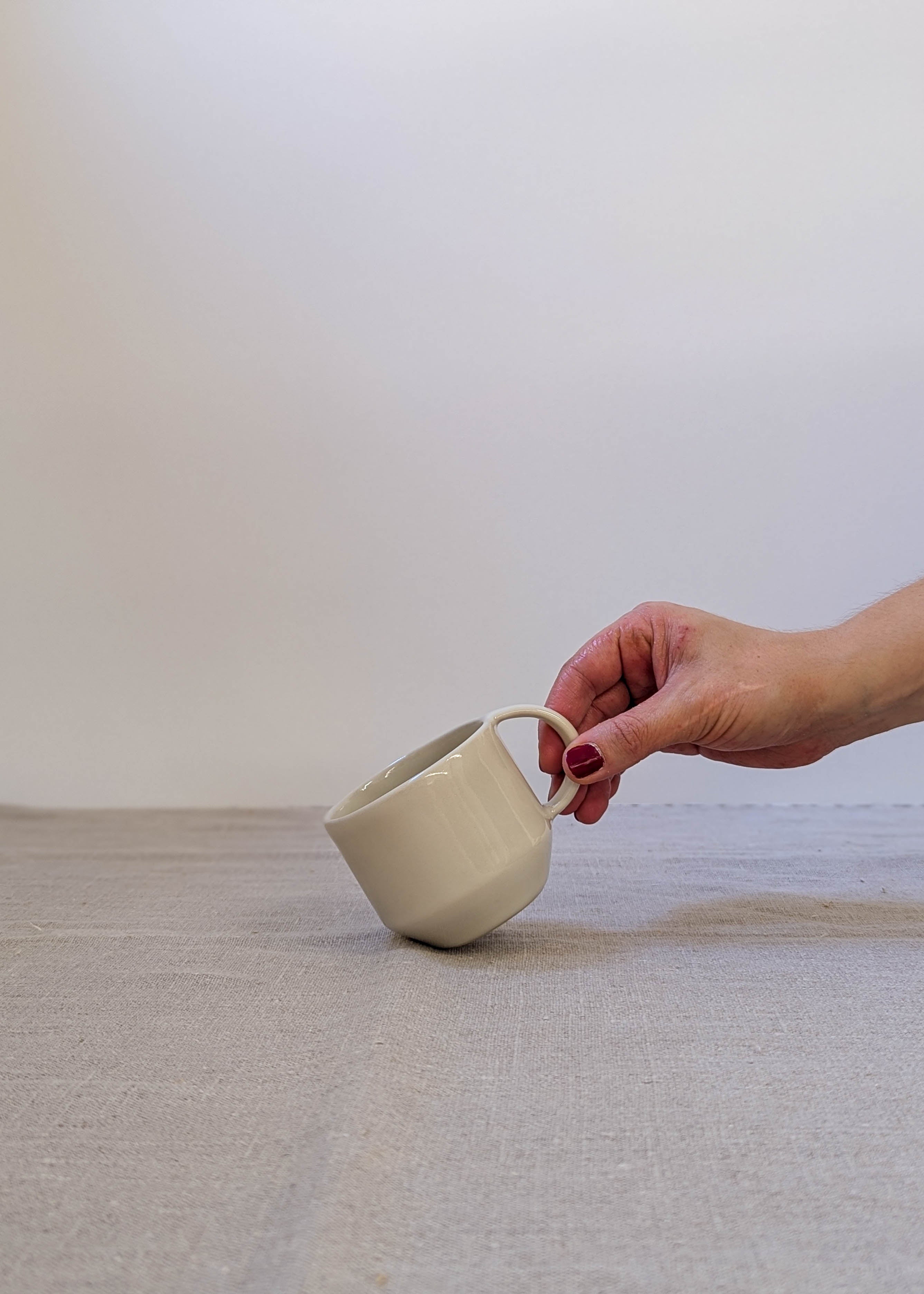 Olivia tea cup - white