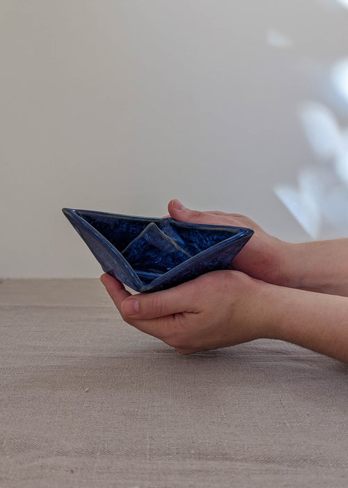 Ceramic paper boat - blue