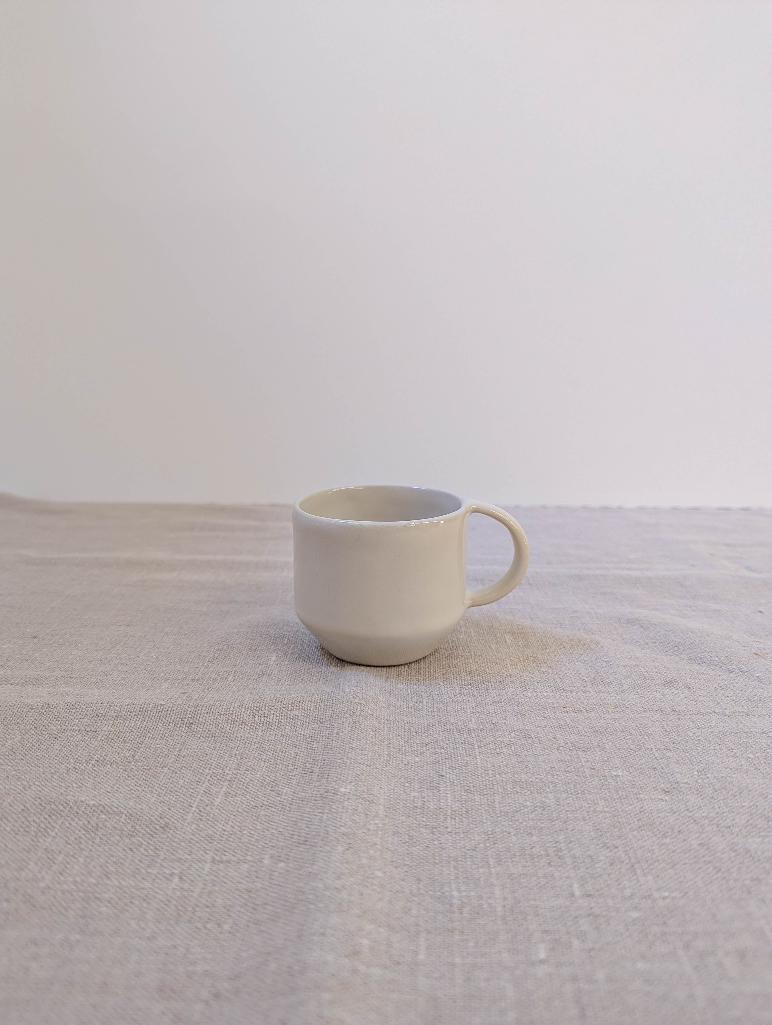 Olivia tea cup - white