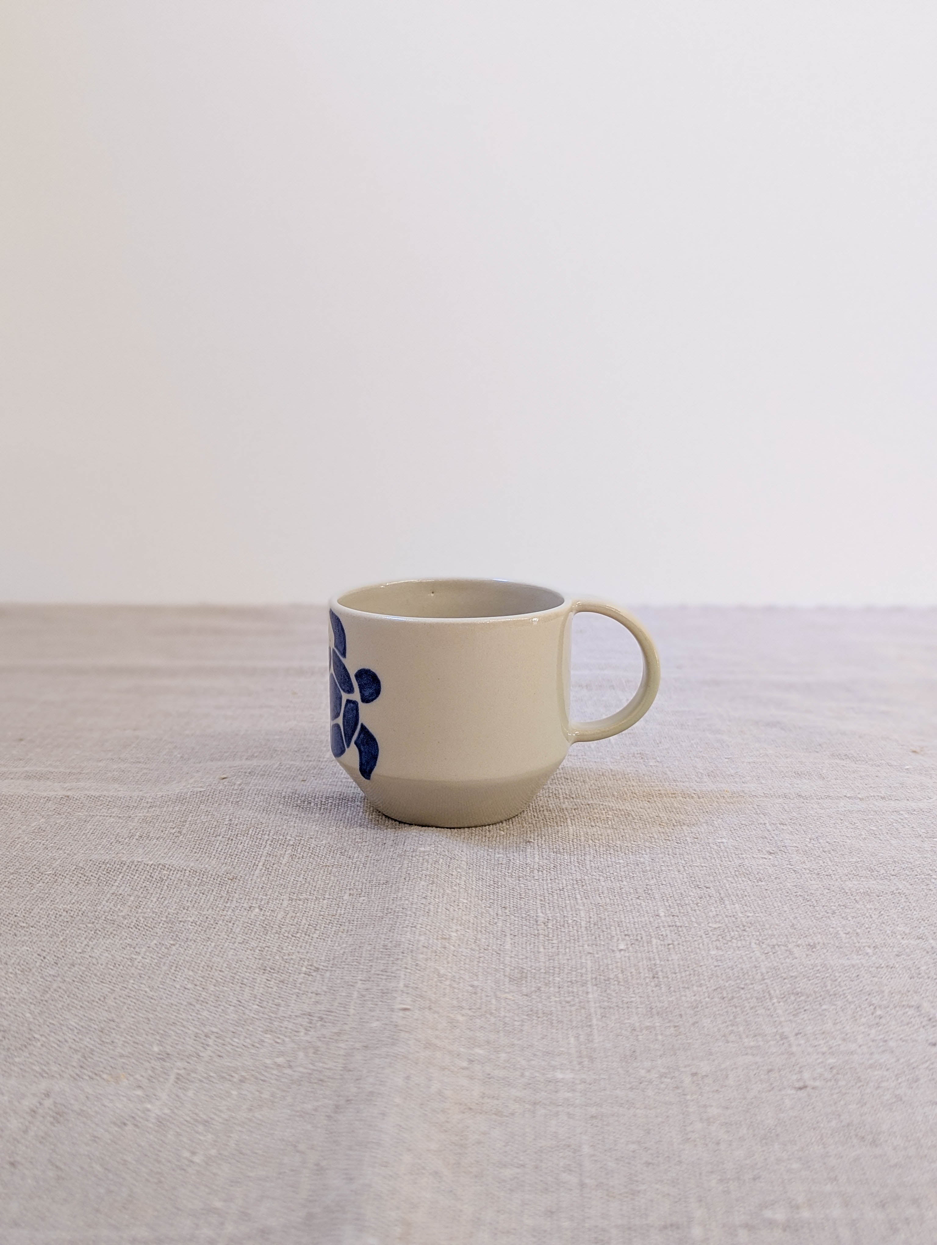 Olivia tea cup - turtle